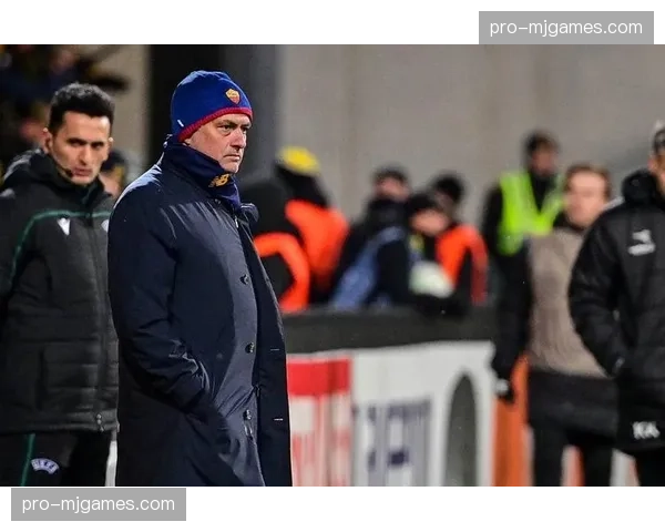 穆里尼奥现身那不勒斯训练基地，引发外界猜测